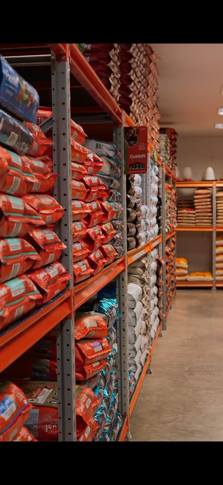 Interior organizado da Agro Lupi
